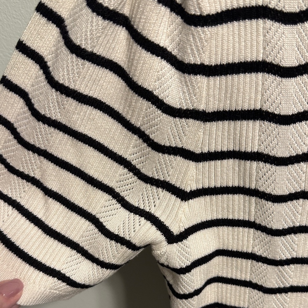 Knit black and white sweater - Picture 5 of 5